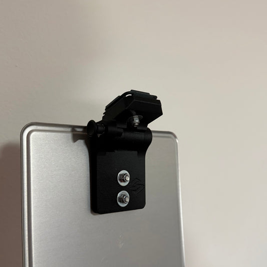 Abnehmbarer & klappbarer Kennzeichenträger